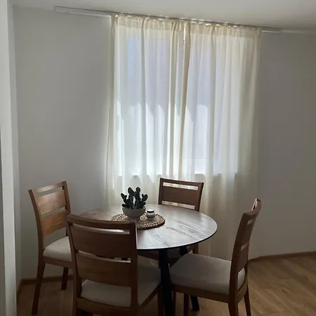 Apartamento Pervan 2 *